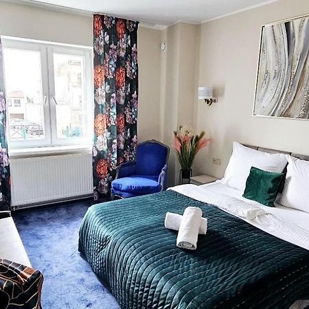 이노우로추프 Rynek 14 & Restaurant B&B 외부 사진