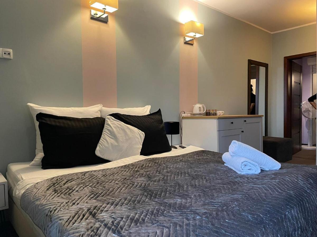 이노우로추프 Rynek 14 & Restaurant B&B 외부 사진