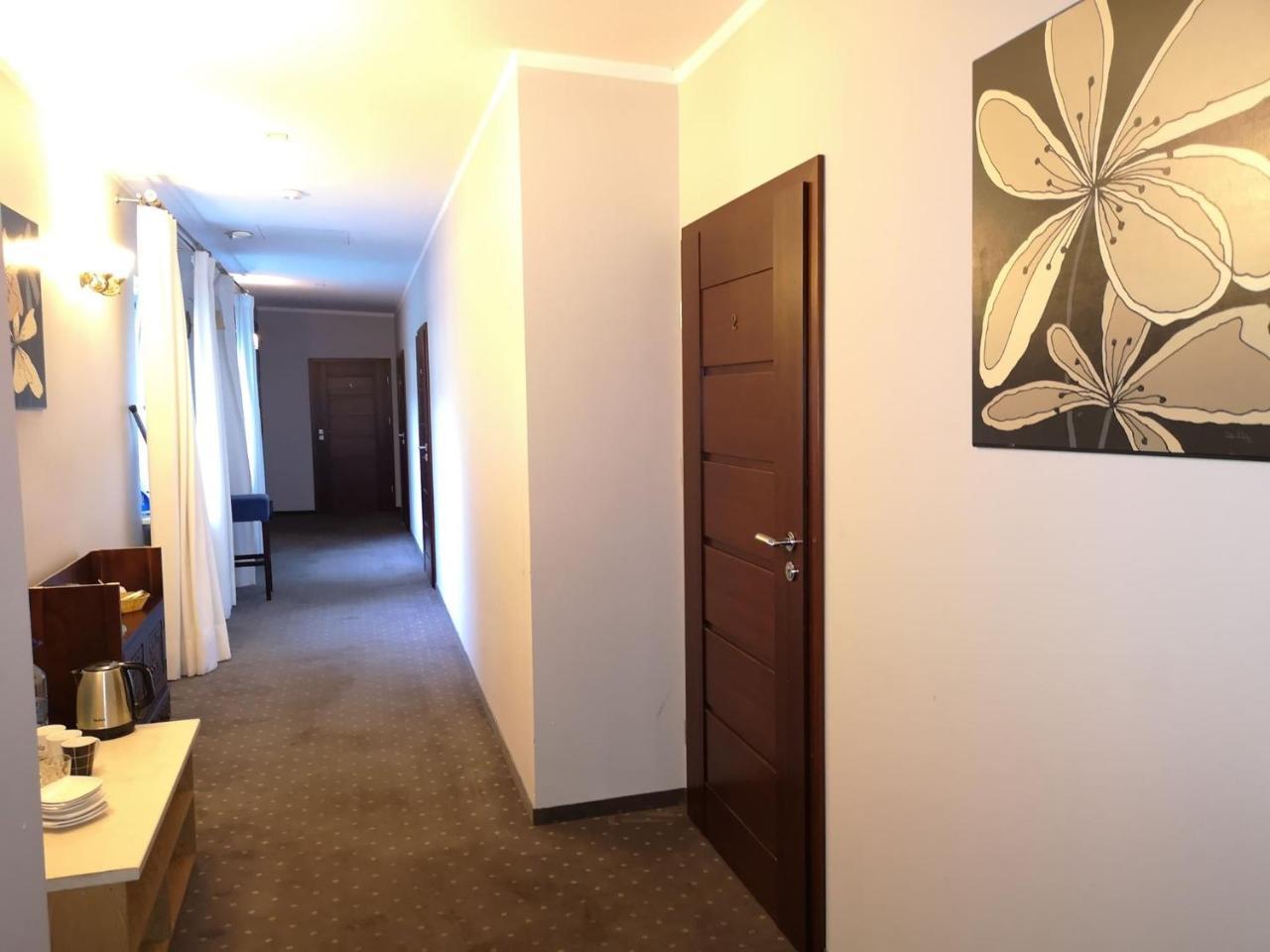 이노우로추프 Rynek 14 & Restaurant B&B 외부 사진